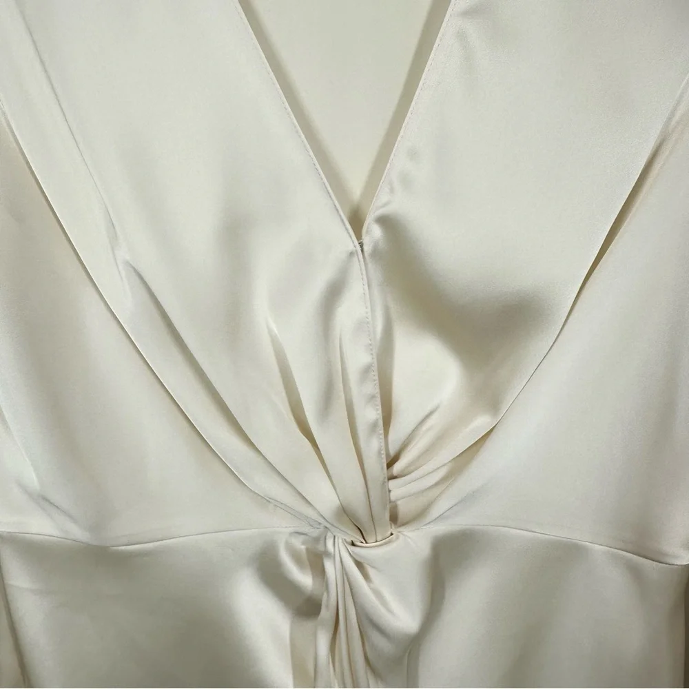 Theory Cream Satin Twist Front Romantic Blouse Size 0 Date Night Anniversary - Picture 3 of 9